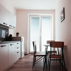 zarohem-apartment-21-in-center-with-balcony.brnohotels.org/