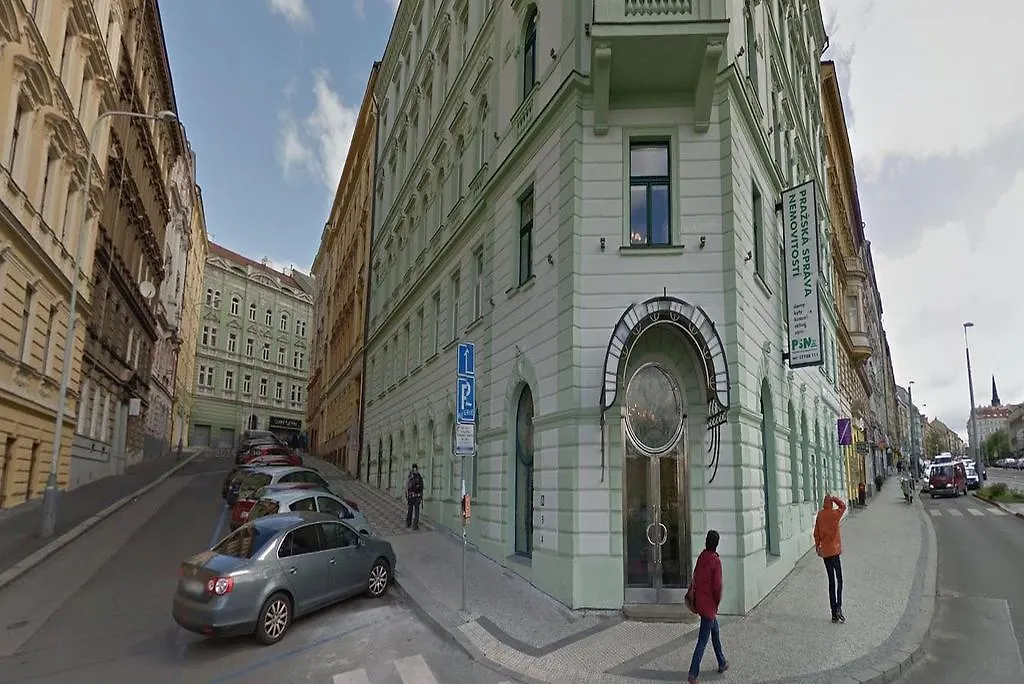 Central Station Studios Guest House Prague 3*,
